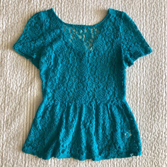 Forever 21 Tops - Forever21 Turquoise Lace Peplum Short Sleeved Top